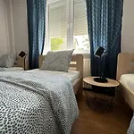 Mirabella House ホームステイ