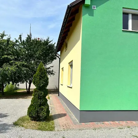 Mirabella House Проживание в семье Жешув