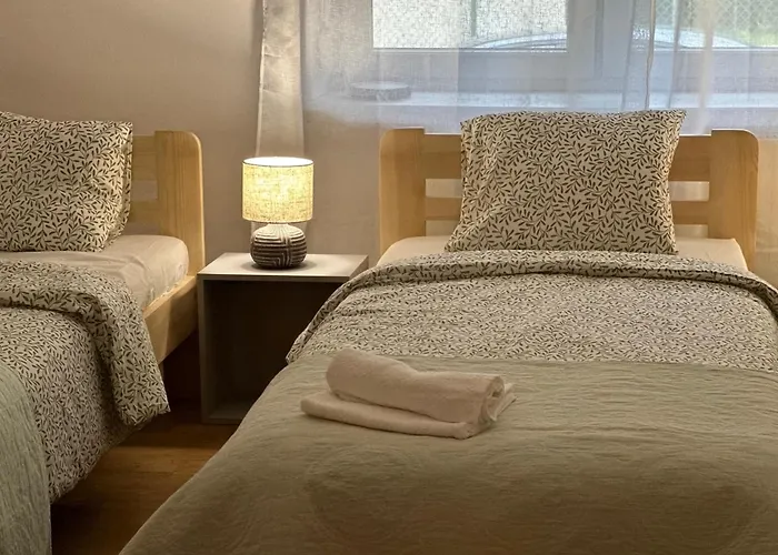 Mirabella House Homestay *